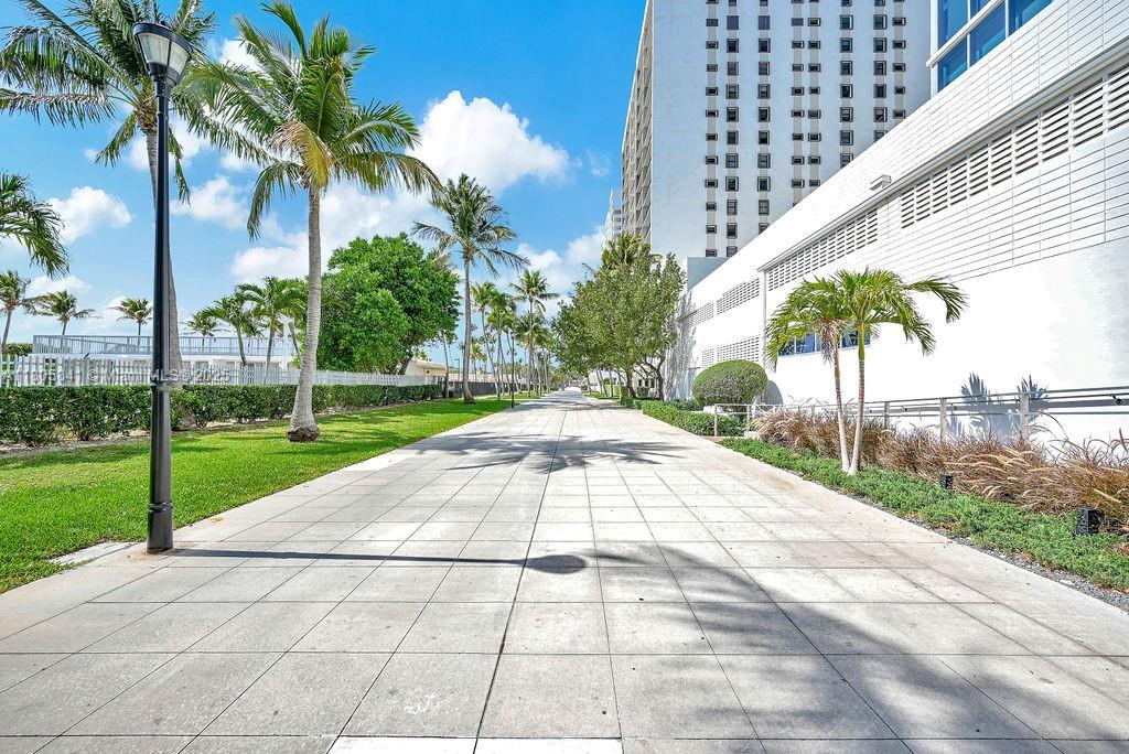 MIRASOL OCEAN TOWERS COND - Residential