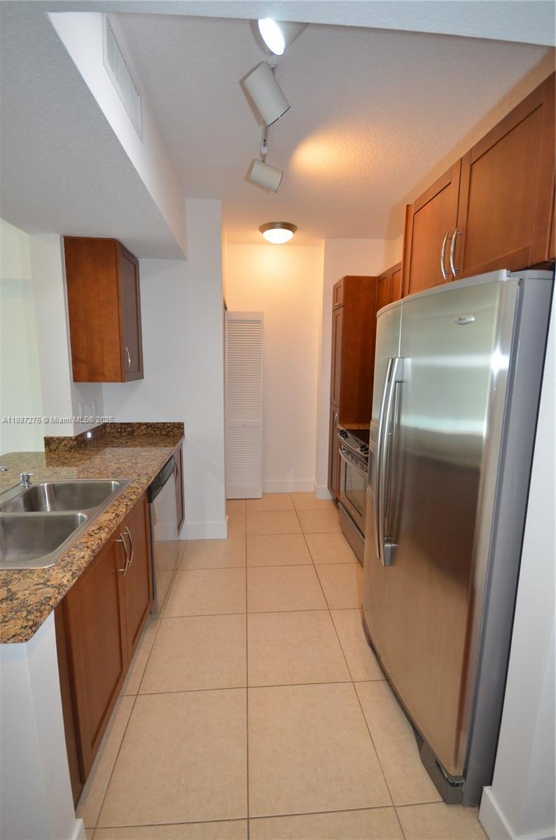 CASA COSTA CONDO - Residential Lease