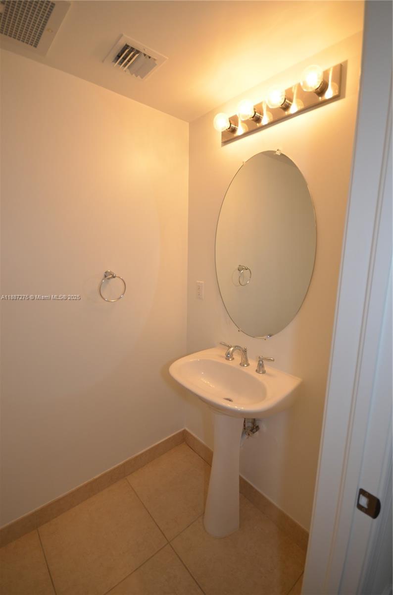 CASA COSTA CONDO - Residential Lease