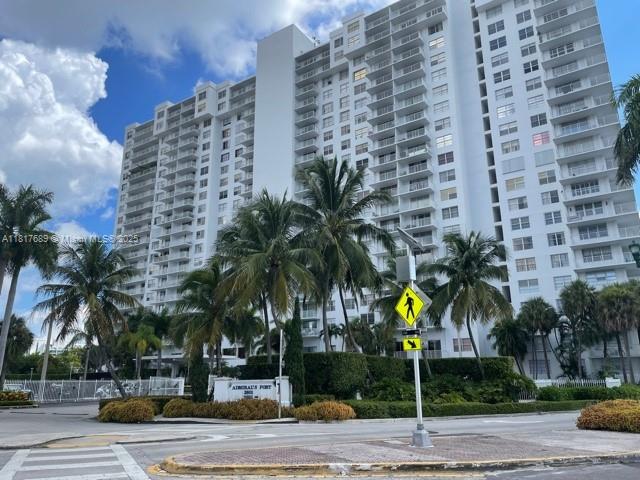 Rental Property at 2801 Ne 183rd St 1211W, Aventura, Miami-Dade County, Florida - Bedrooms: 1 
Bathrooms: 2  - $2,200 MO.