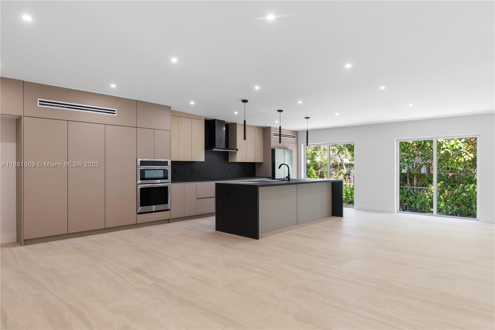 GOBLE MANOR - Residential