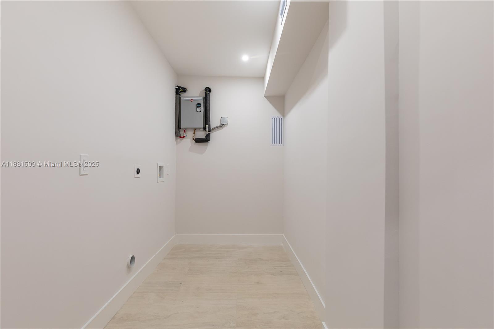 GOBLE MANOR - Residential