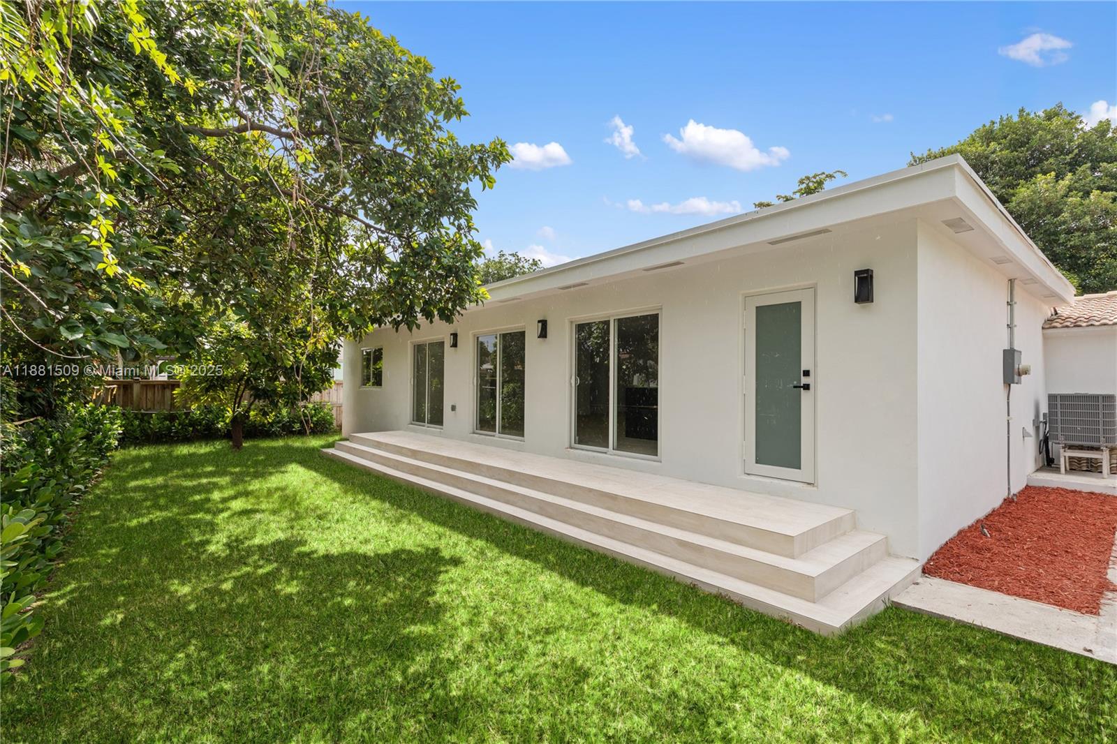 GOBLE MANOR - Residential