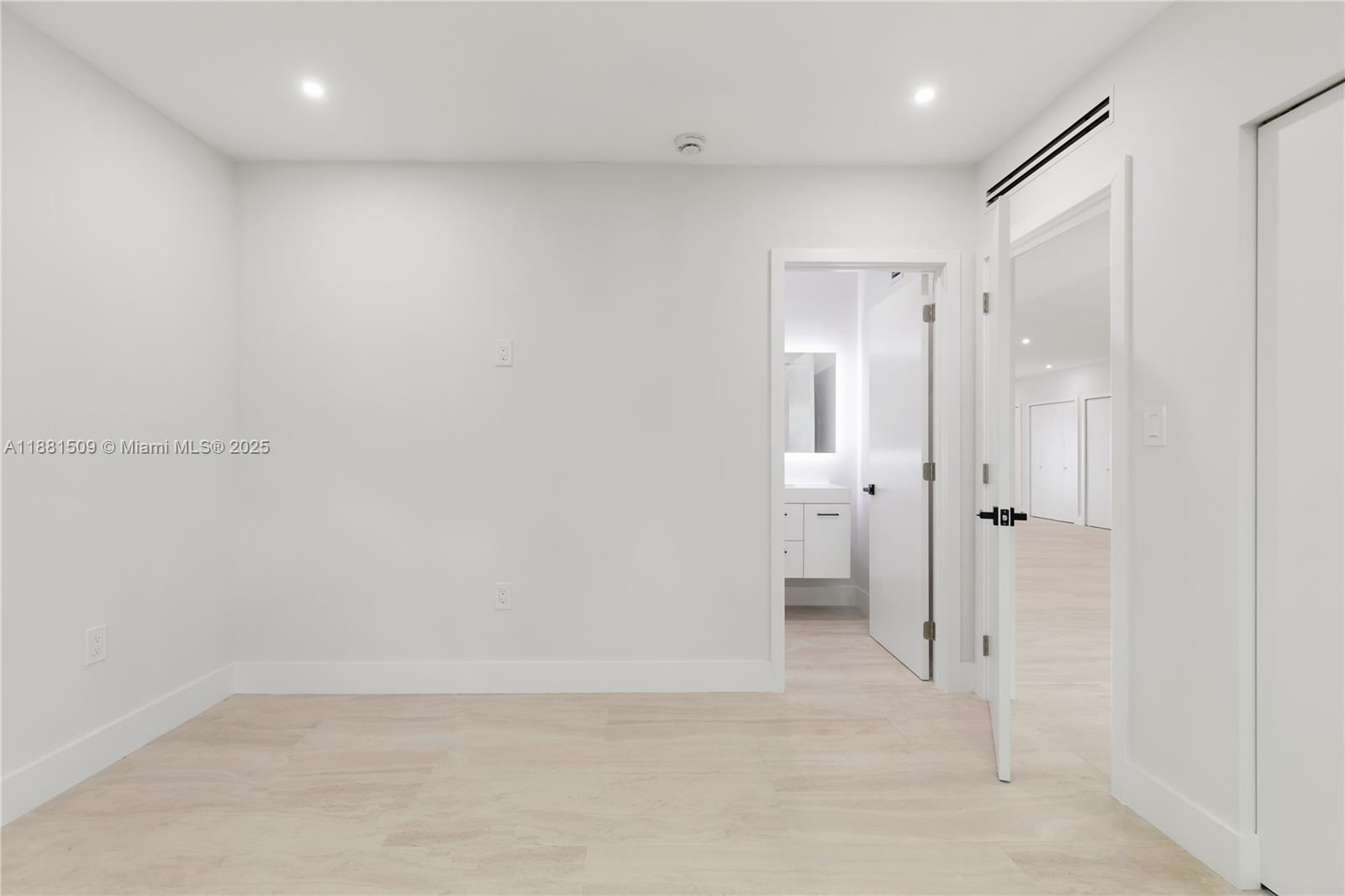 GOBLE MANOR - Residential