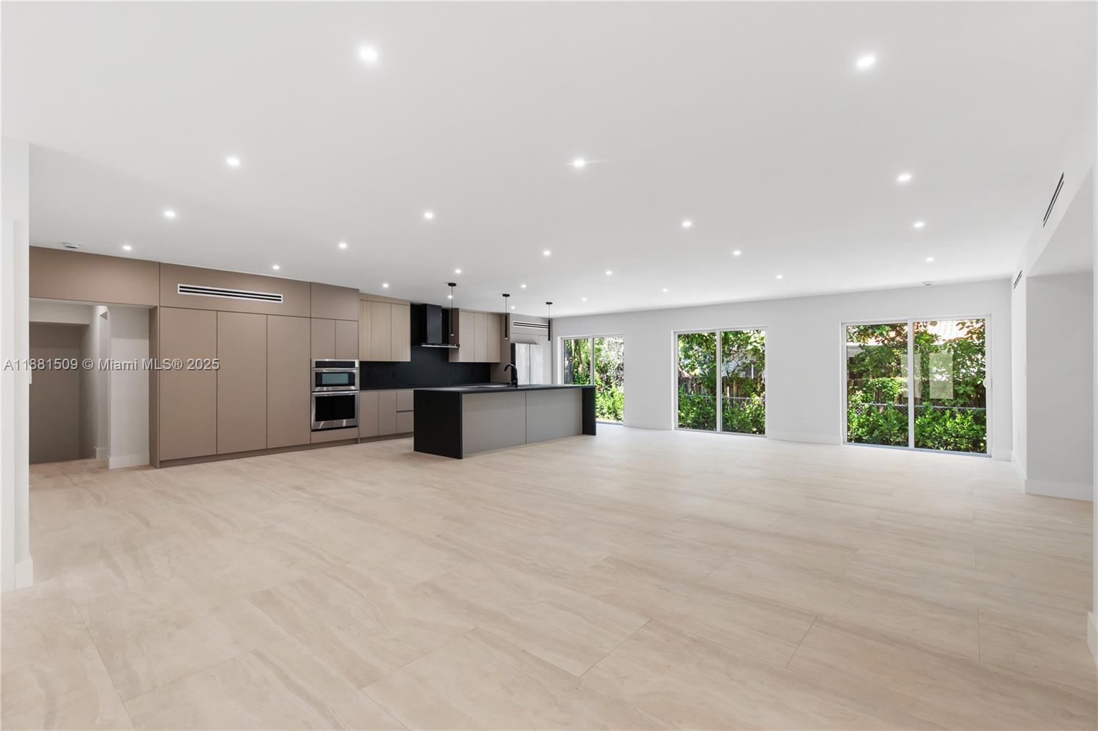 GOBLE MANOR - Residential