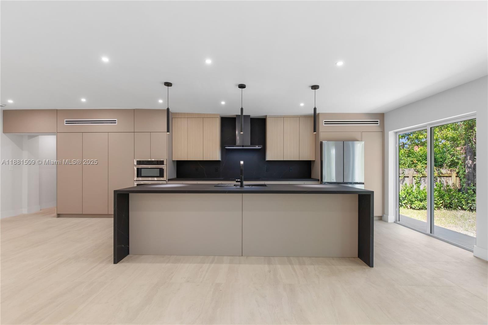 GOBLE MANOR - Residential