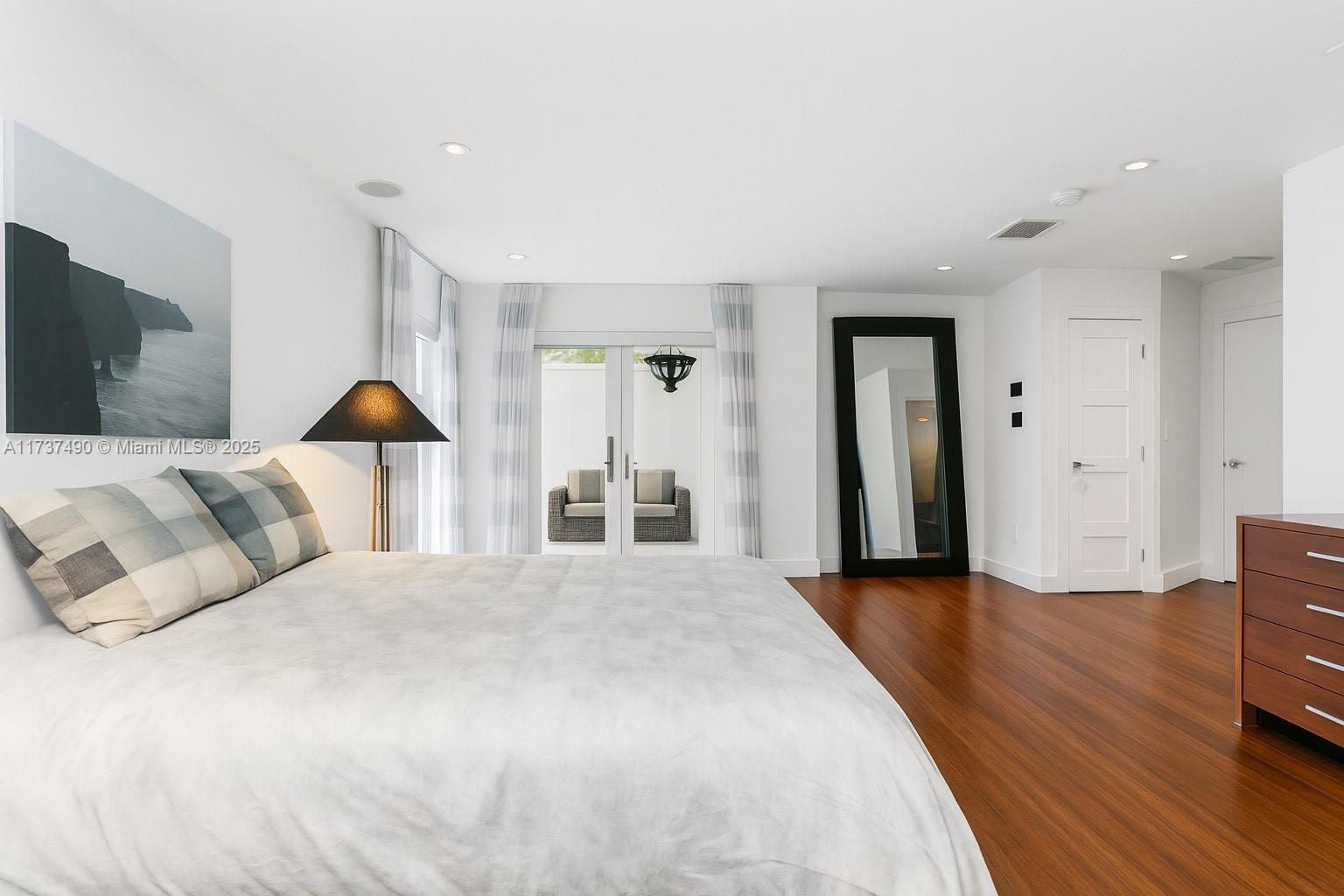 BAY HARBOR ISLAND - Residential