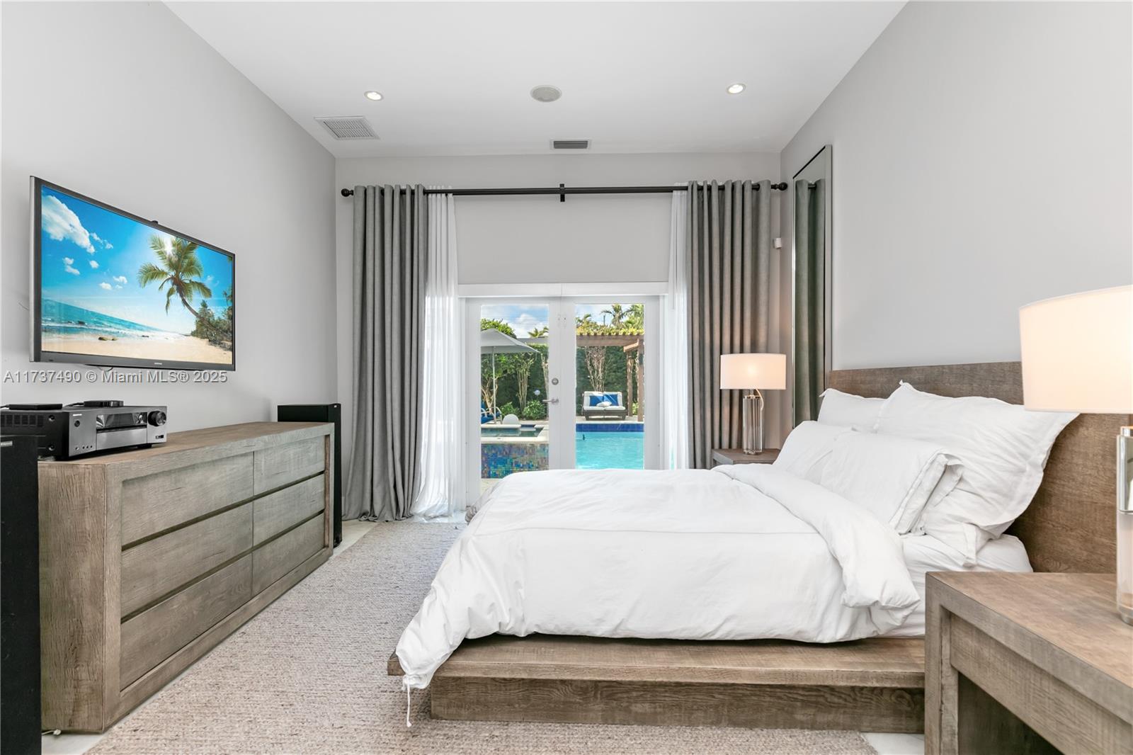 BAY HARBOR ISLAND - Residential