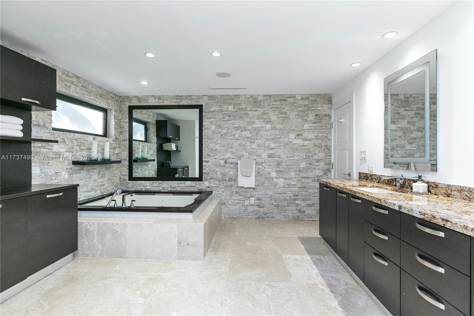 BAY HARBOR ISLAND - Residential