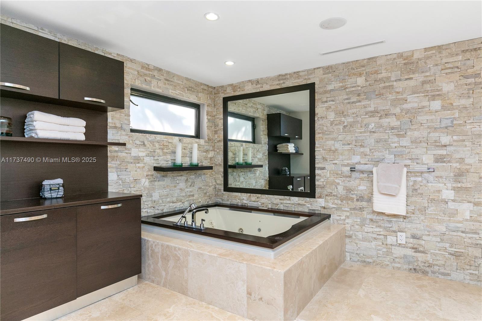 BAY HARBOR ISLAND - Residential