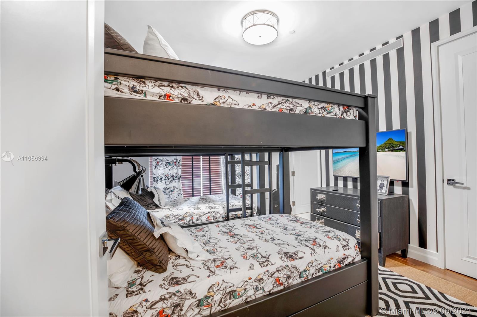 17749 COLLINS AVENUE COND - Residential