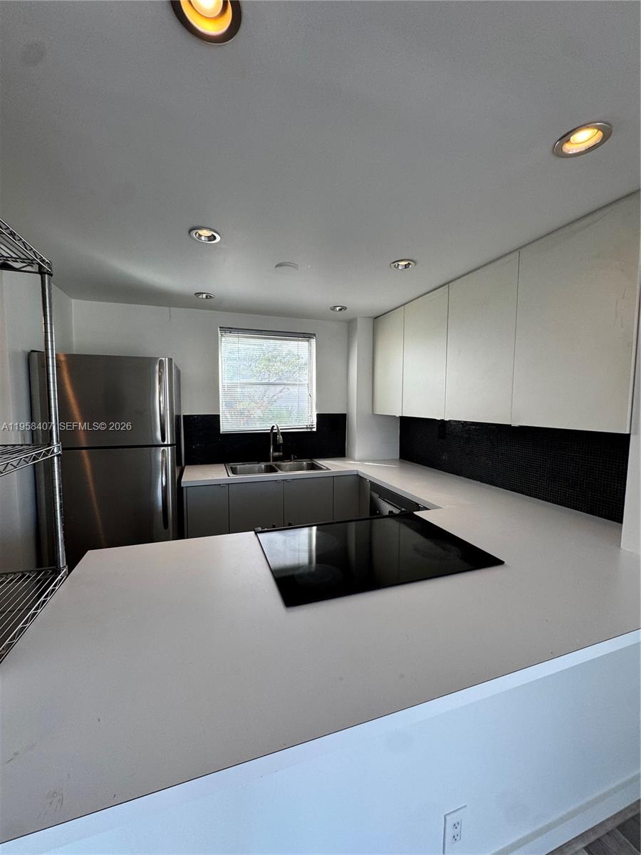 BAY PARK TOWERS CONDO - Residential Lease