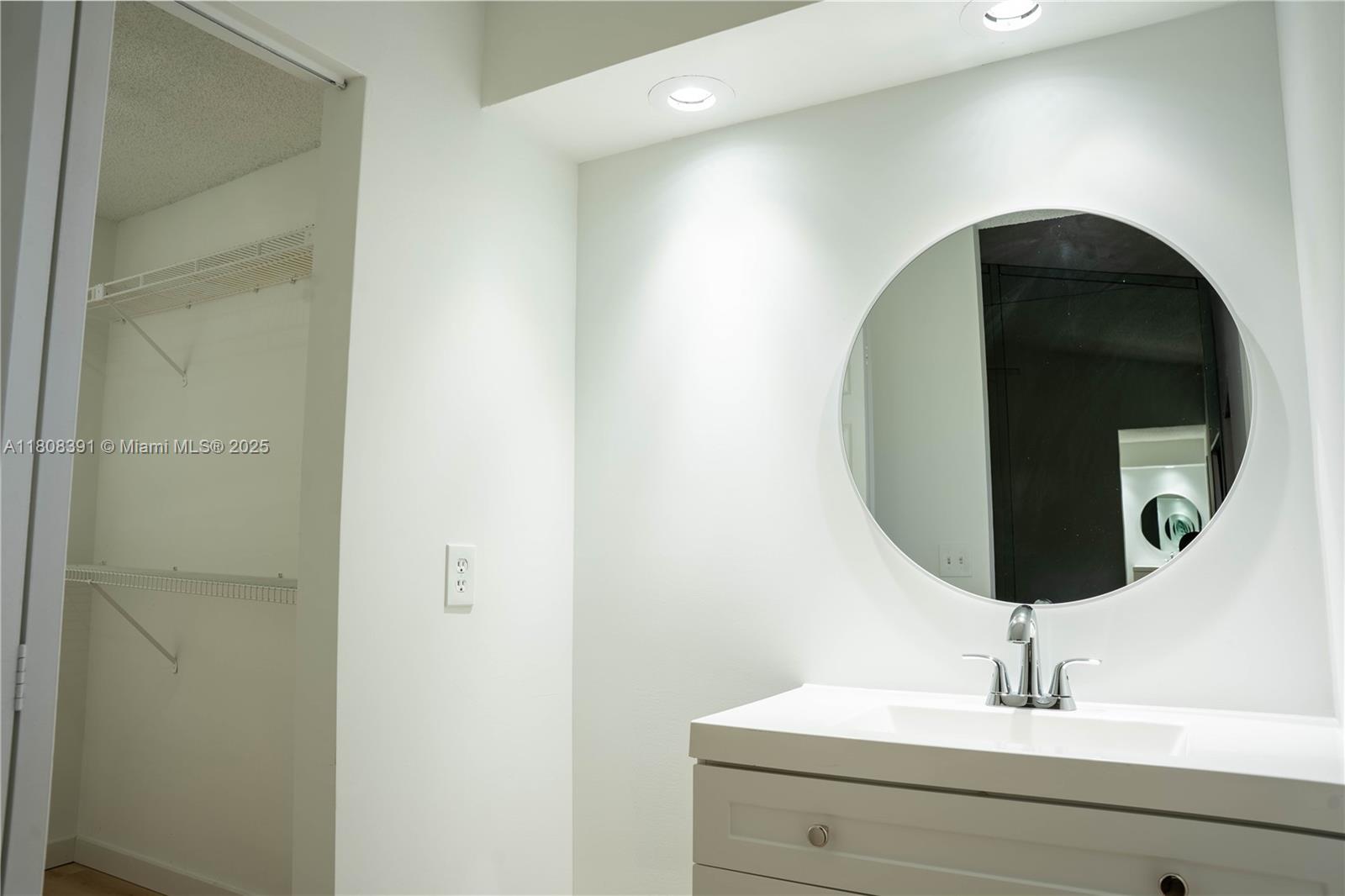 CHELSEA ONE - Residential