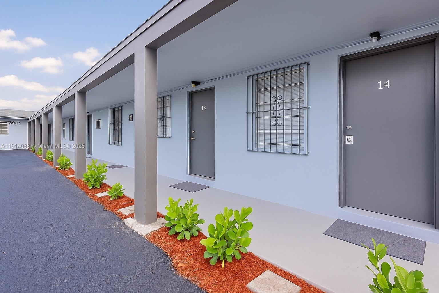 WEST HOLLYWOOD HILLS - Residential Lease