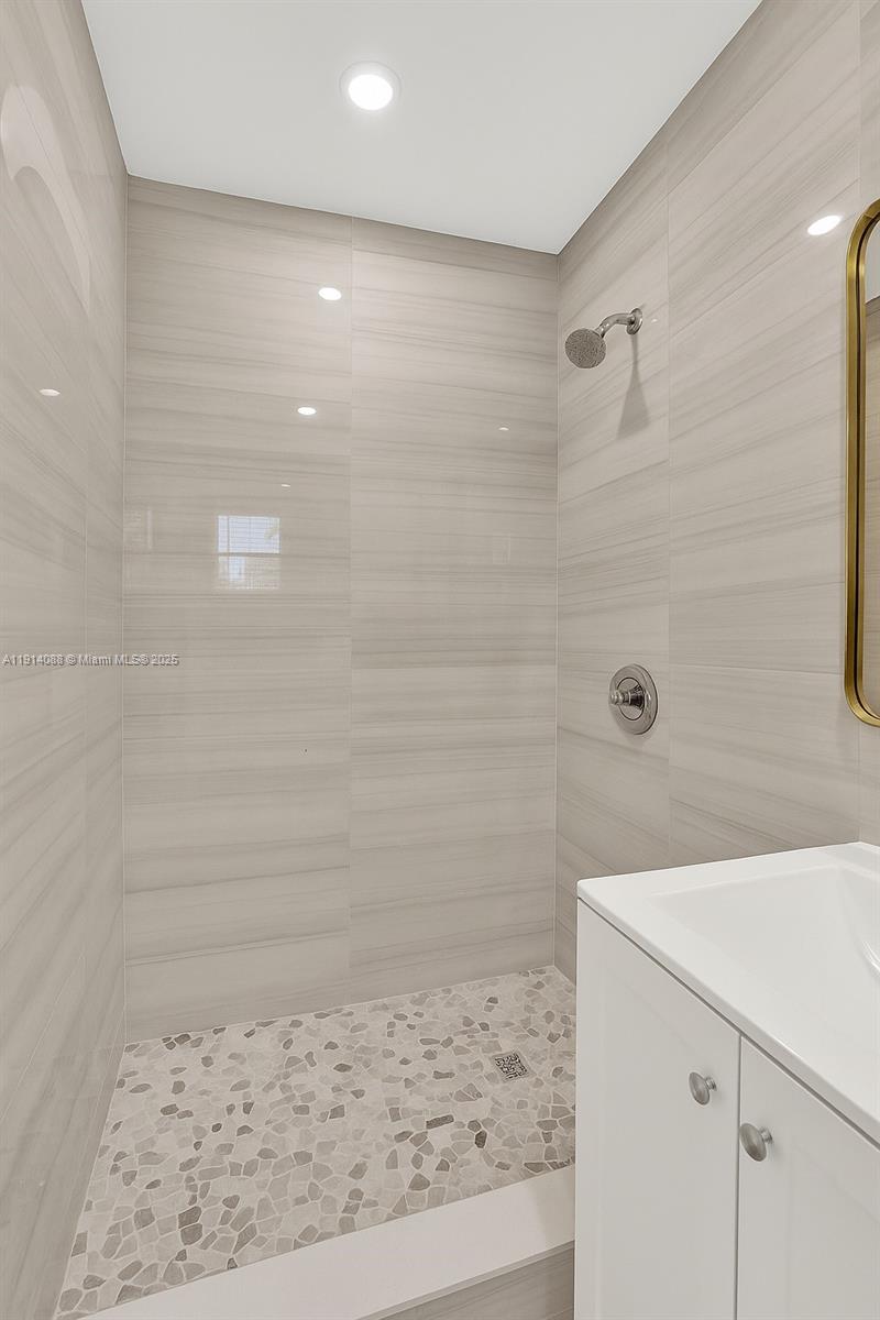 WEST HOLLYWOOD HILLS - Residential Lease