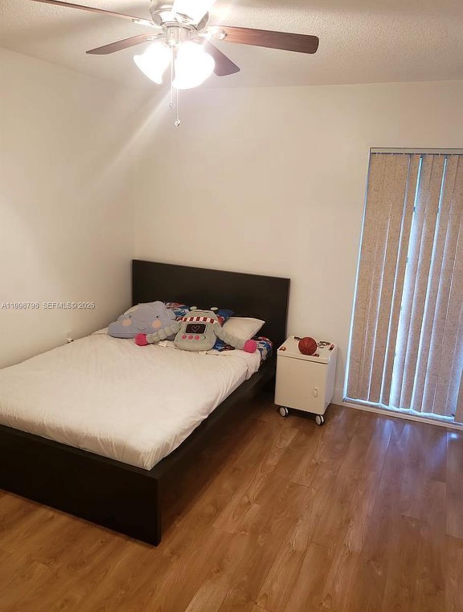 HOLLYWOOD GARDENS - Residential