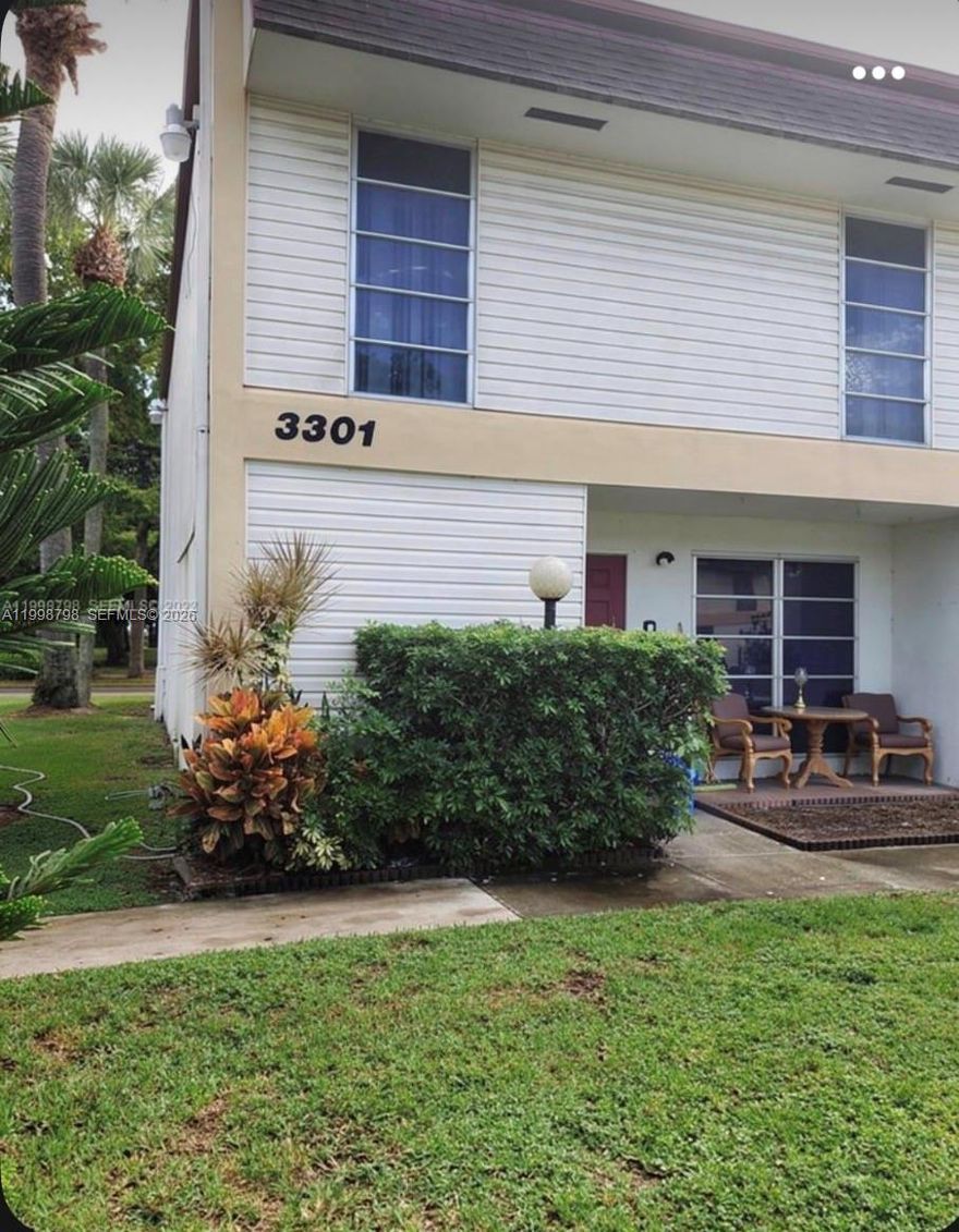 4-BEDROOM, 2.5-BATH RESIDENCE HOLLYWOOD GARDENS,  MOVE-IN READY. COMMUNITY. 
PROPERTY BOASTS A FENCED BACKYARD, FRONT AND REAR PATIOS,   TWO ASSIGNED PARKING SPACES, PLUS GUEST PARKING ARE INCLUDED. WELL-MAINTAINED COMMUNITY AMENITIES INCLUDE A CLUBHOUSE, GYM, AND POOL.  PRIME LOCATION JUST A 2-MINUTE WALK TO T.Y. PARK