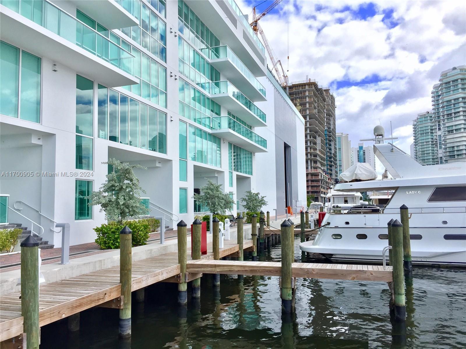 400 SUNNY ISLES MARINA UL7 - Land