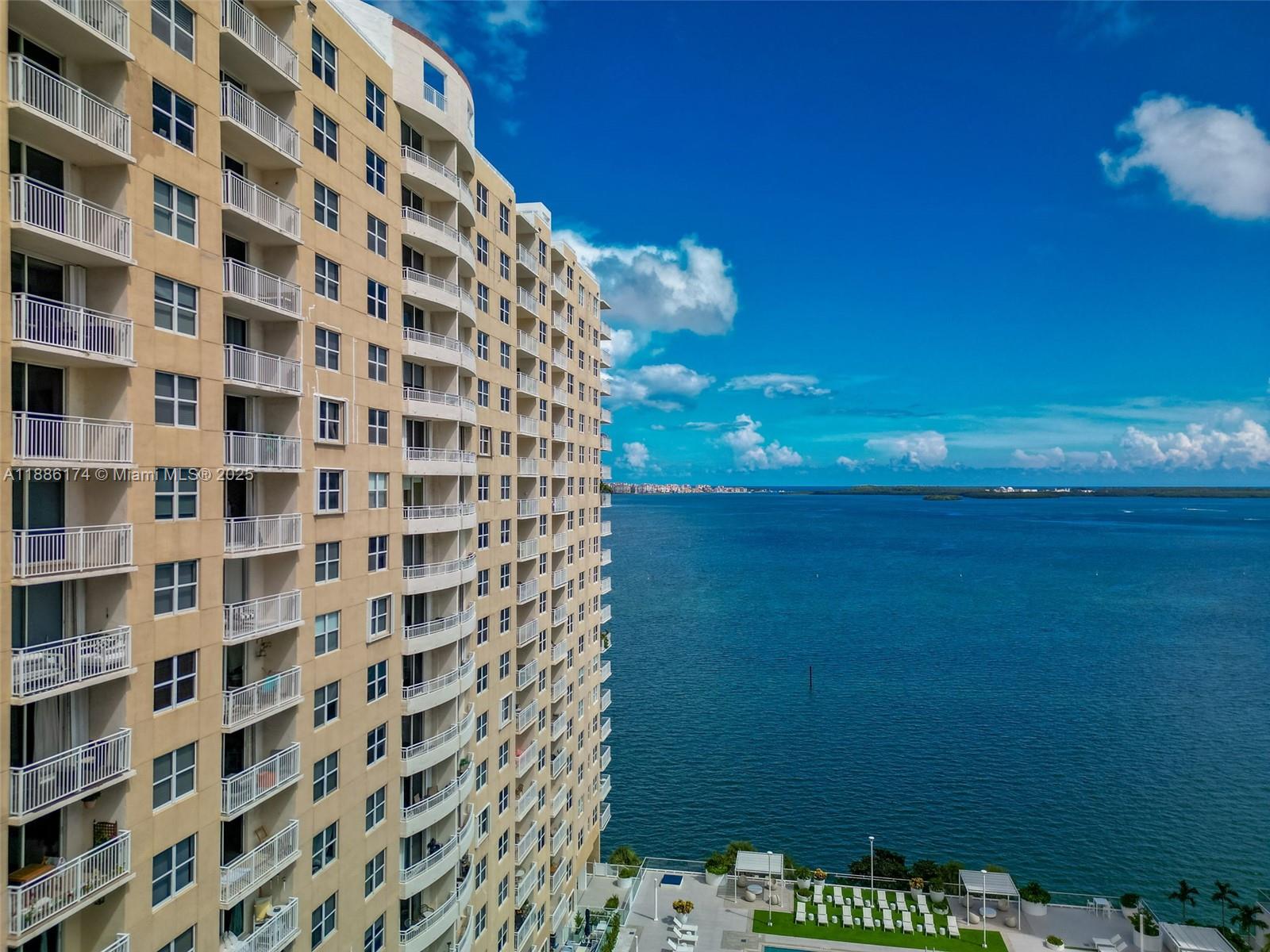 ISOLA CONDO - Residential