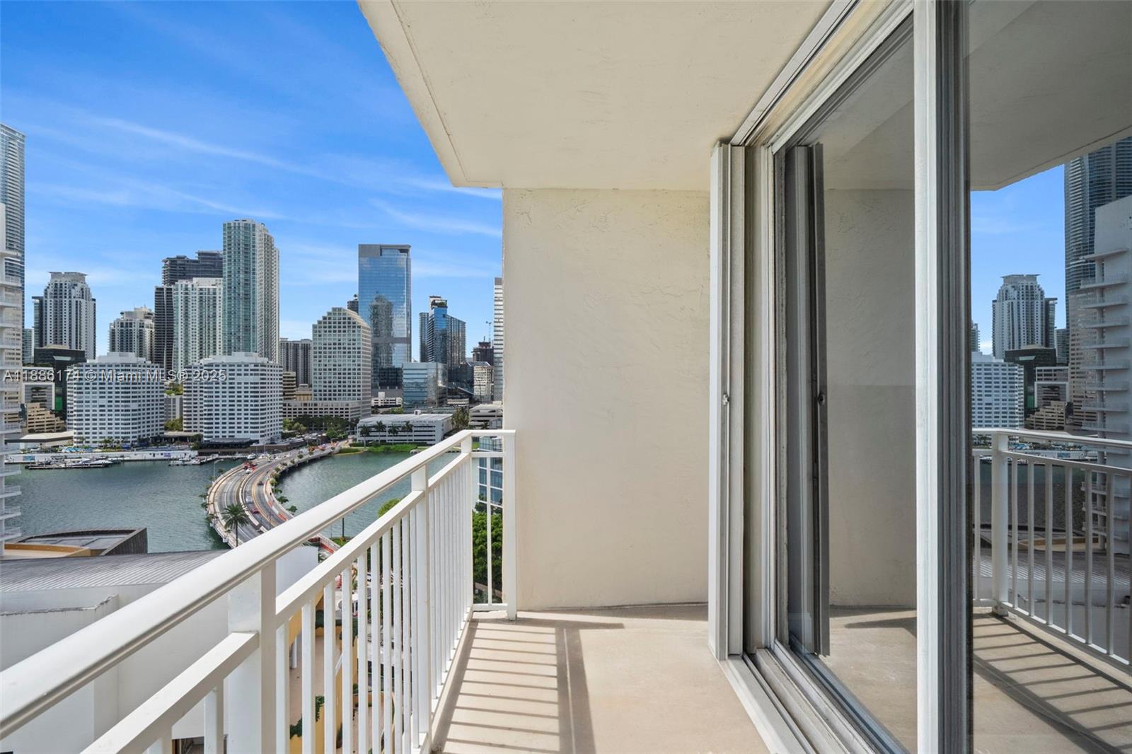 ISOLA CONDO - Residential