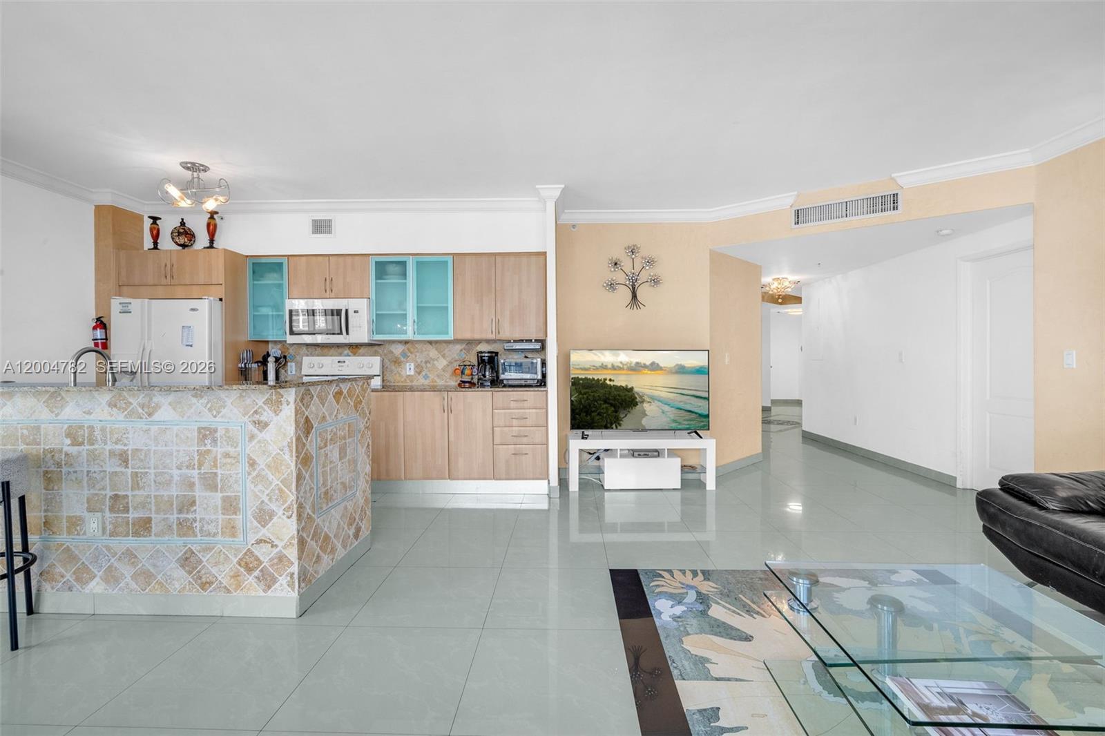 KING DAVID OF SUNNY ISLES - Residential