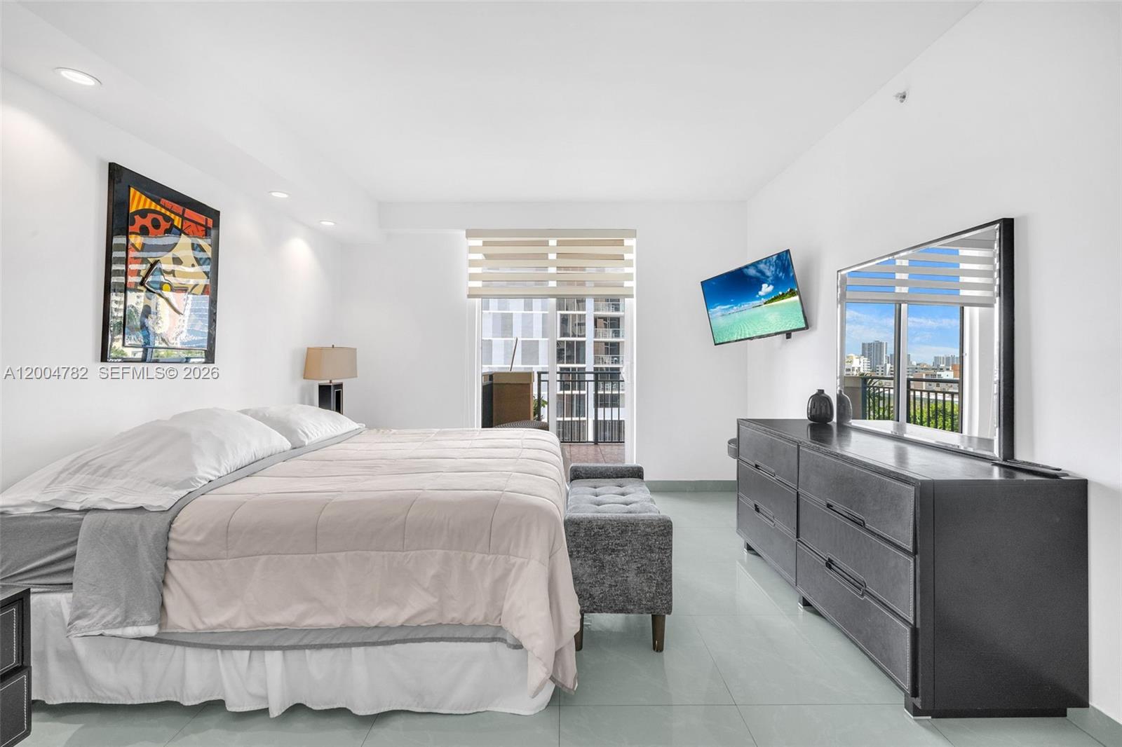 KING DAVID OF SUNNY ISLES - Residential