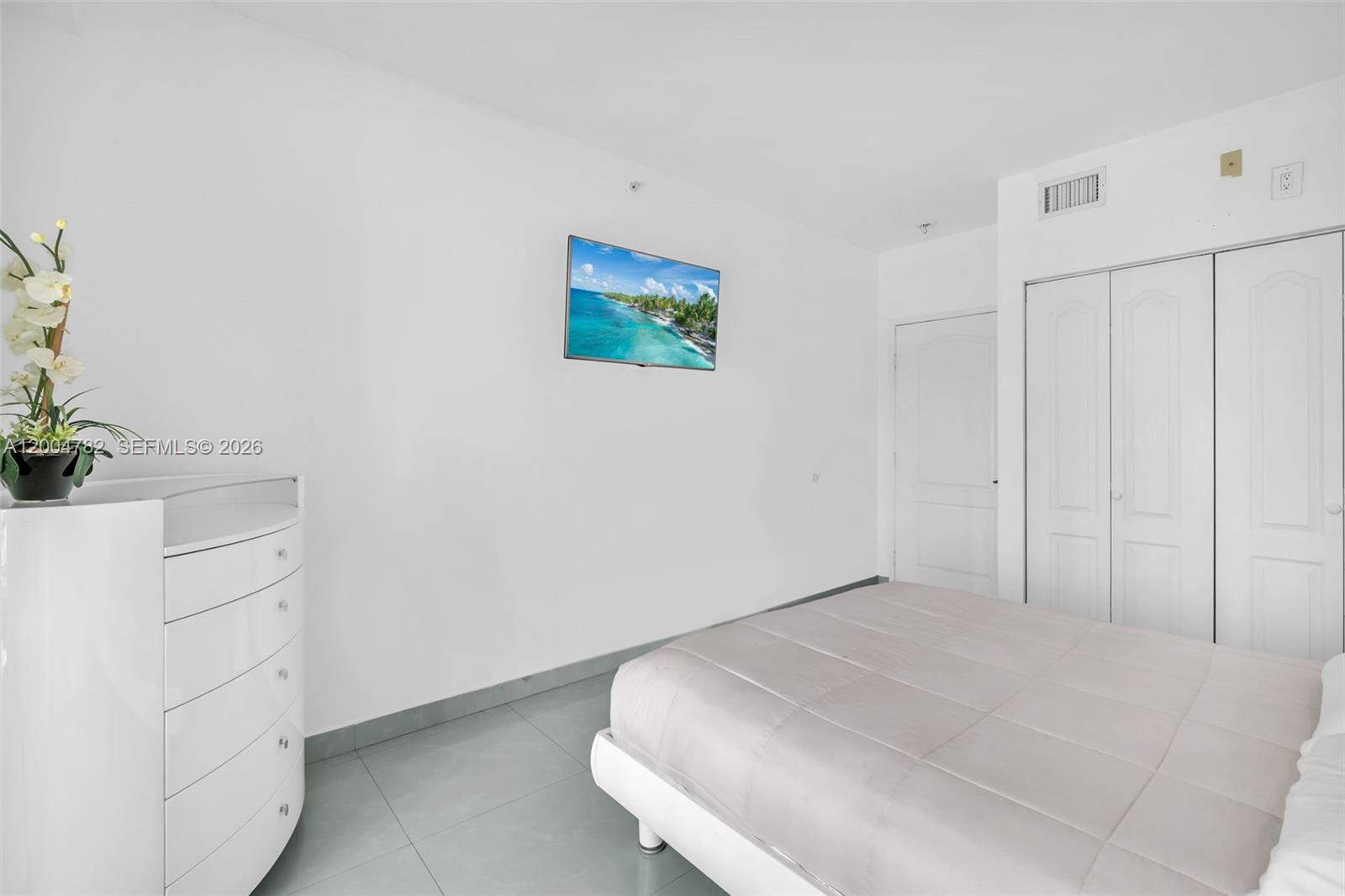 KING DAVID OF SUNNY ISLES - Residential