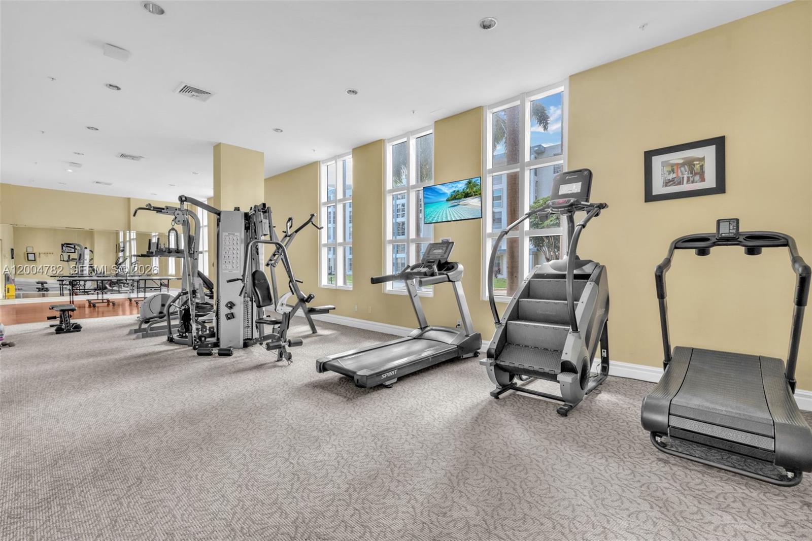 KING DAVID OF SUNNY ISLES - Residential