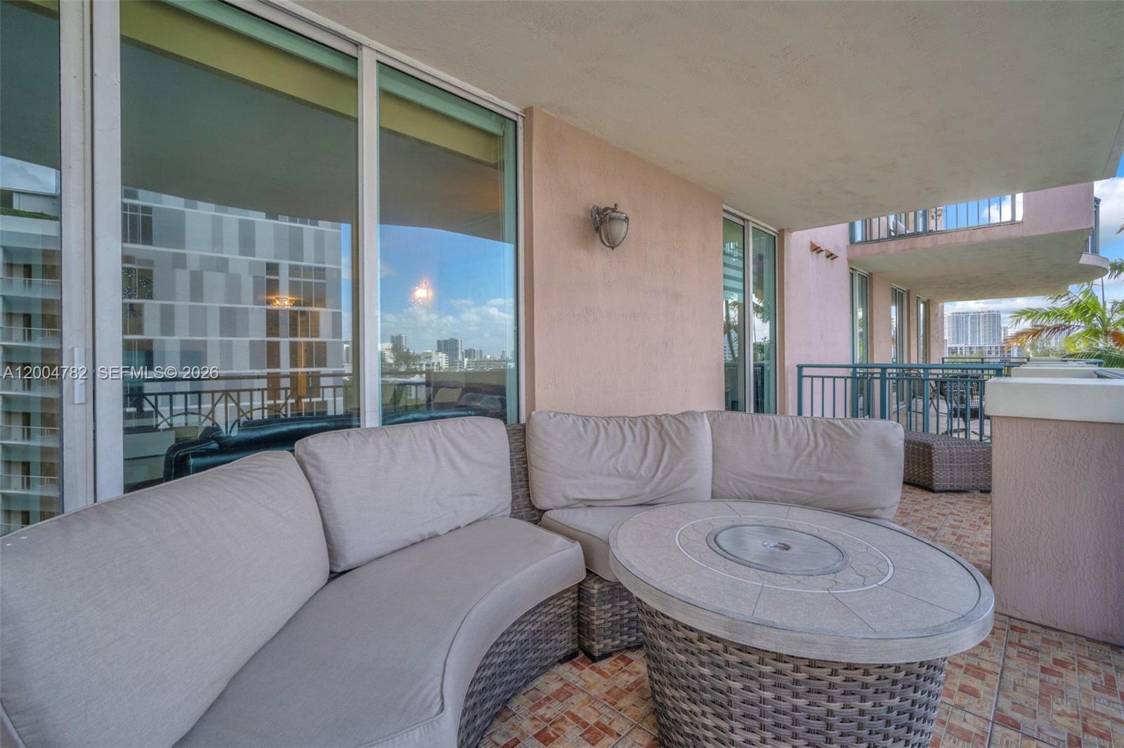 KING DAVID OF SUNNY ISLES - Residential