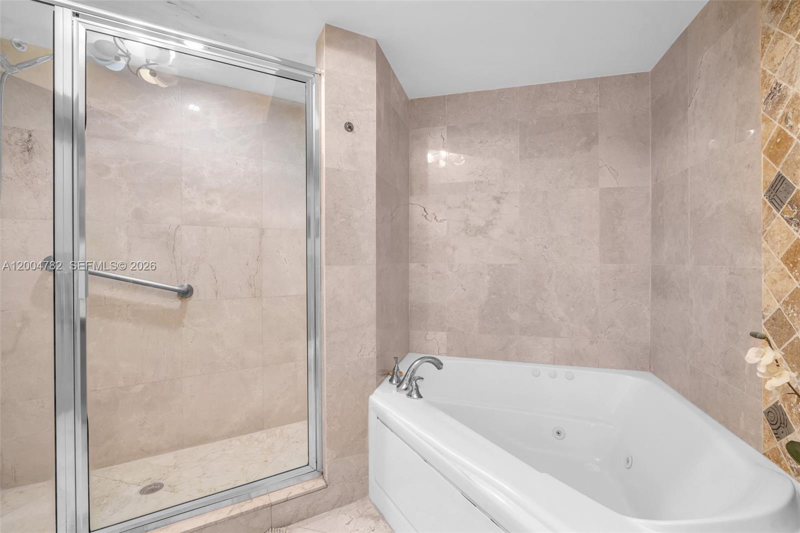 KING DAVID OF SUNNY ISLES - Residential