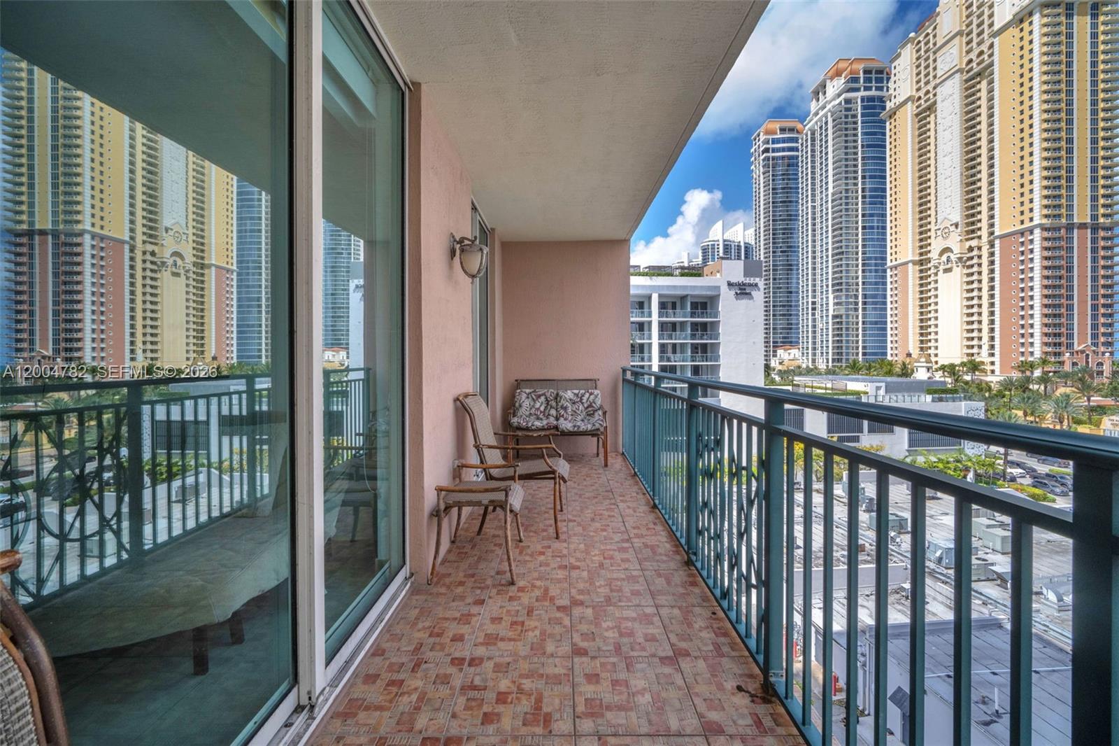 KING DAVID OF SUNNY ISLES - Residential