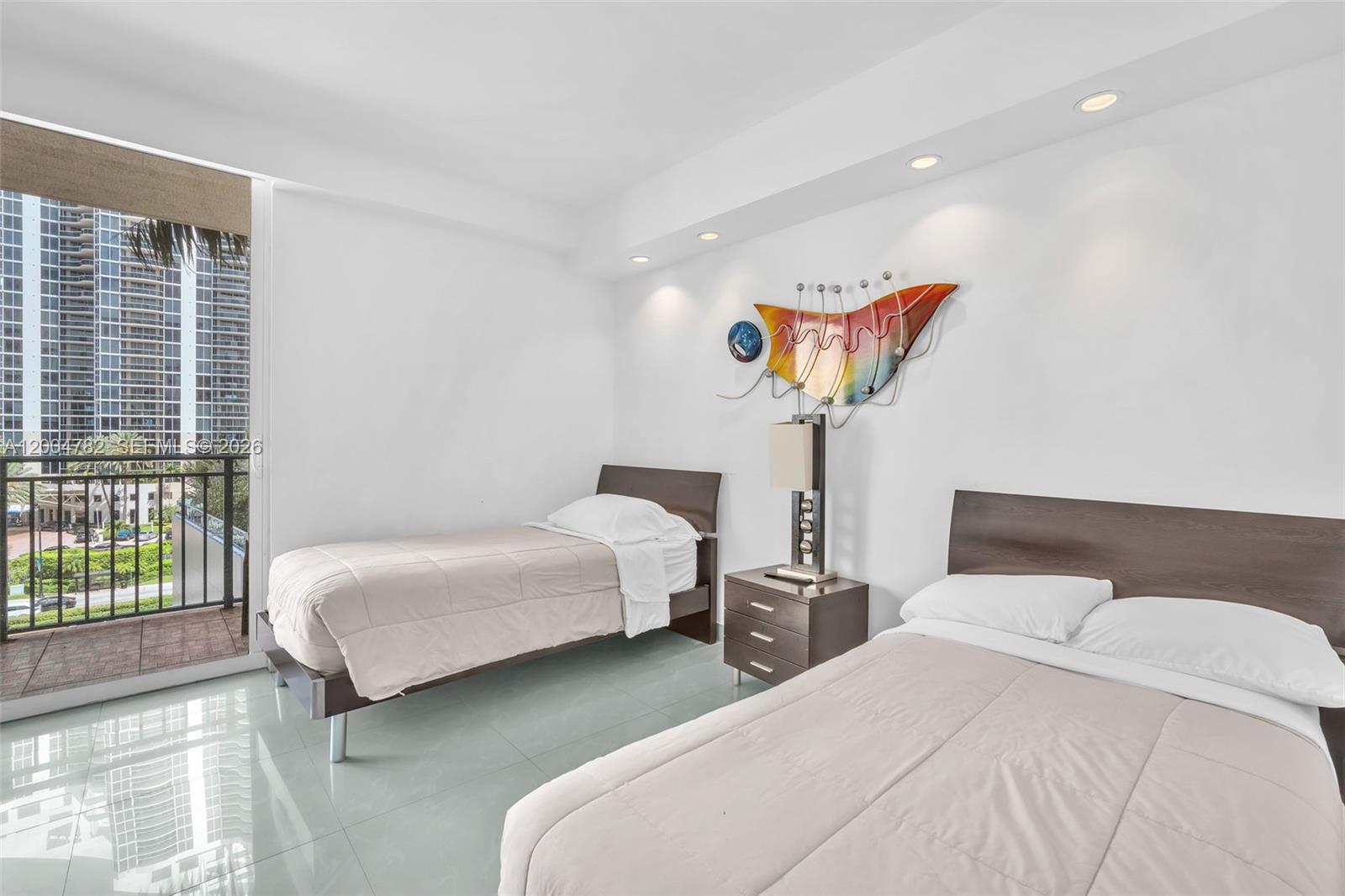 KING DAVID OF SUNNY ISLES - Residential