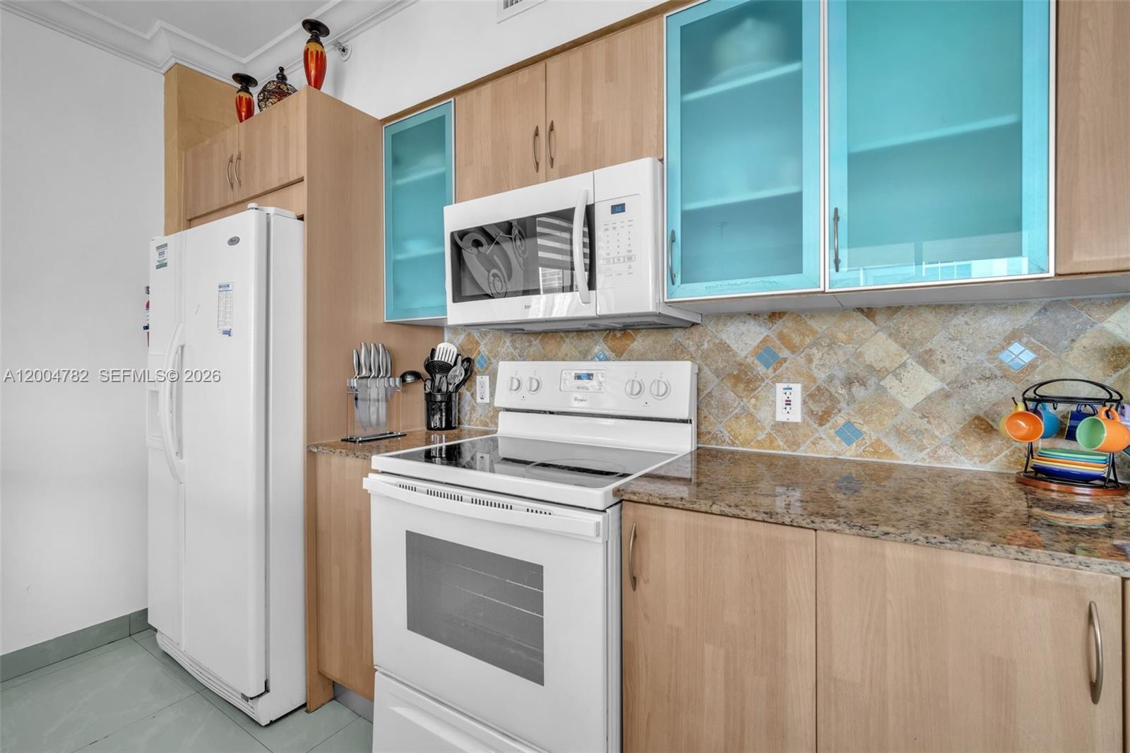 KING DAVID OF SUNNY ISLES - Residential