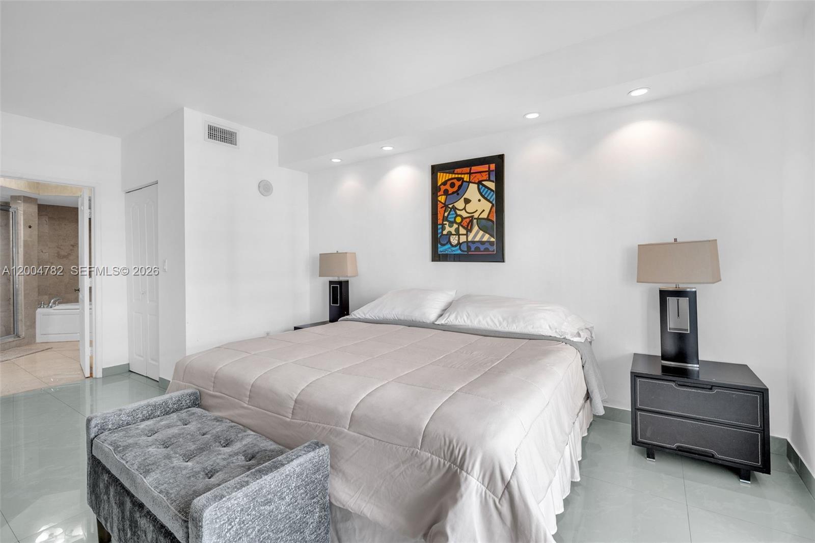 KING DAVID OF SUNNY ISLES - Residential
