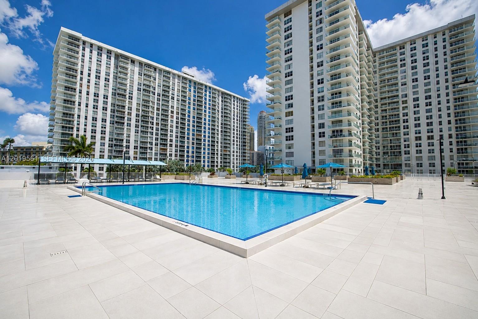 WINSTON TOWERS 300 CONDO - Residential