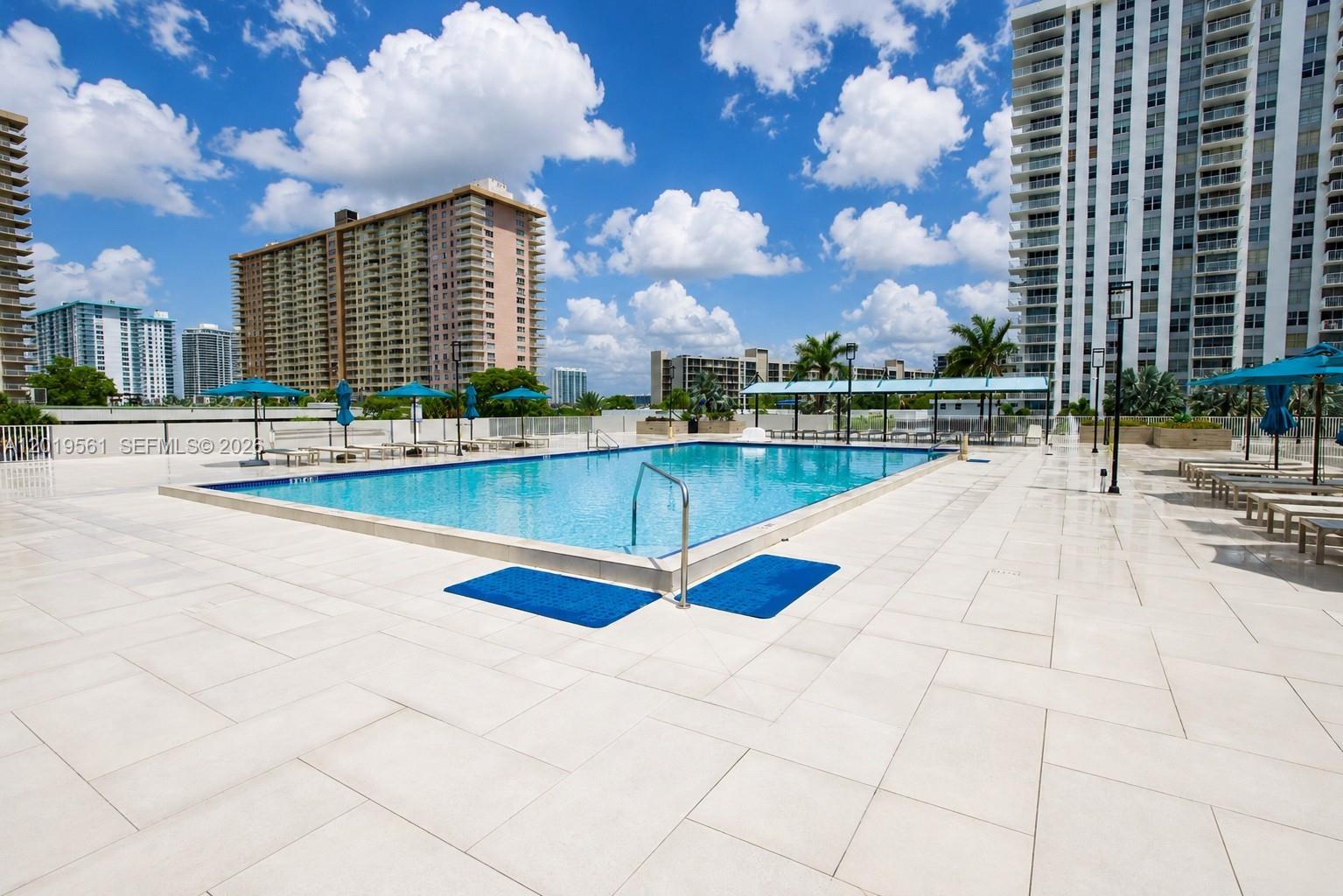 WINSTON TOWERS 300 CONDO - Residential