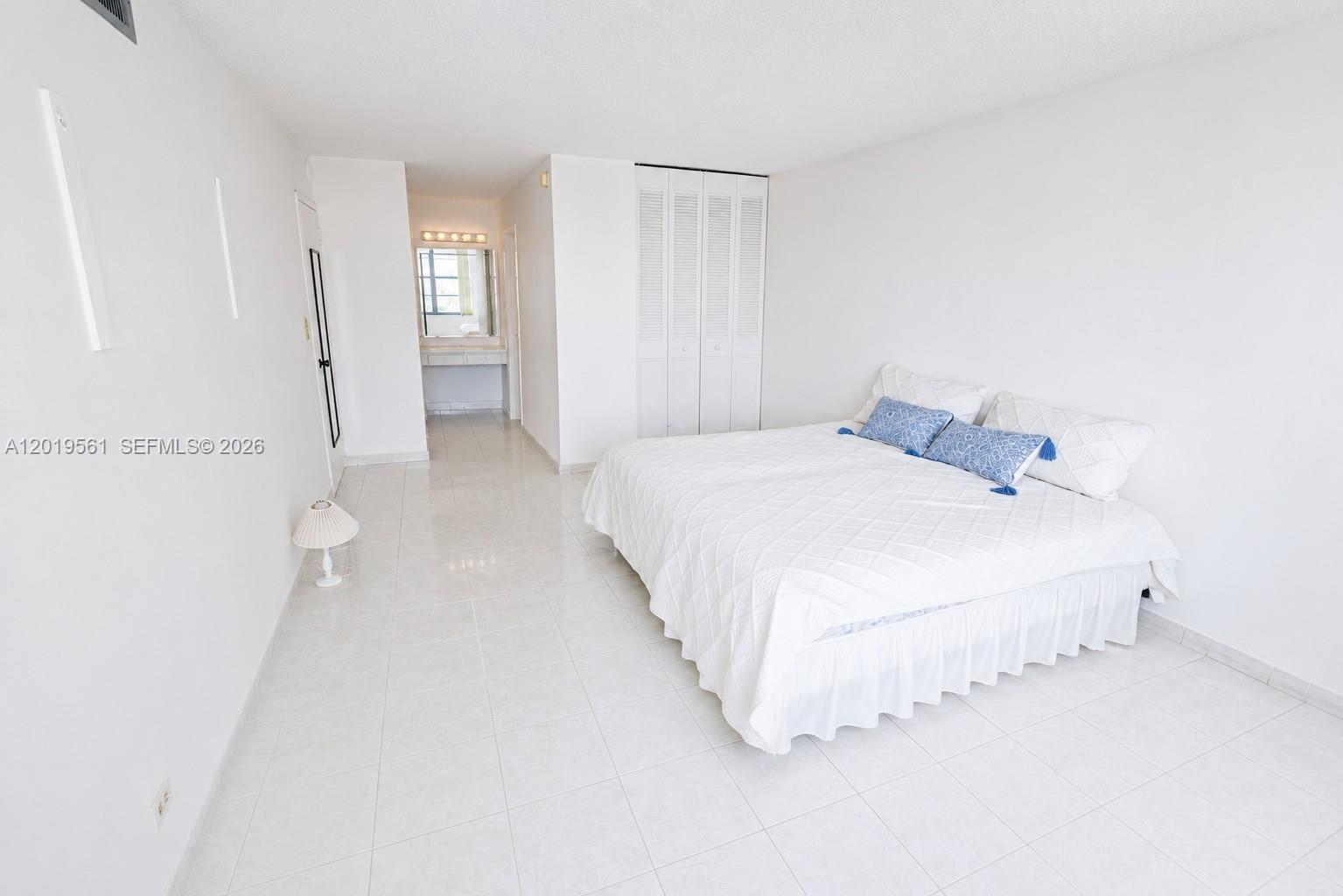 WINSTON TOWERS 300 CONDO - Residential