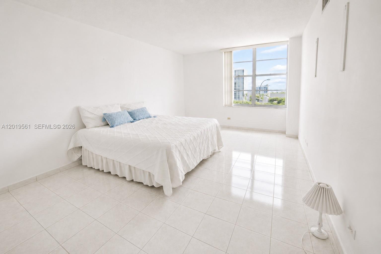 WINSTON TOWERS 300 CONDO - Residential