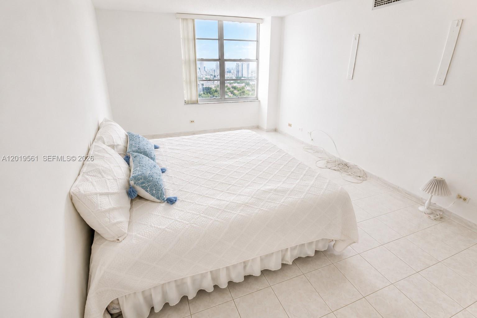 WINSTON TOWERS 300 CONDO - Residential