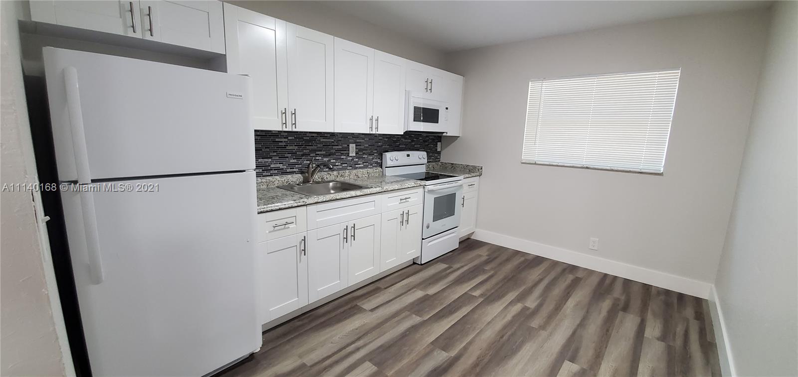 AVONDALE - Residential Lease