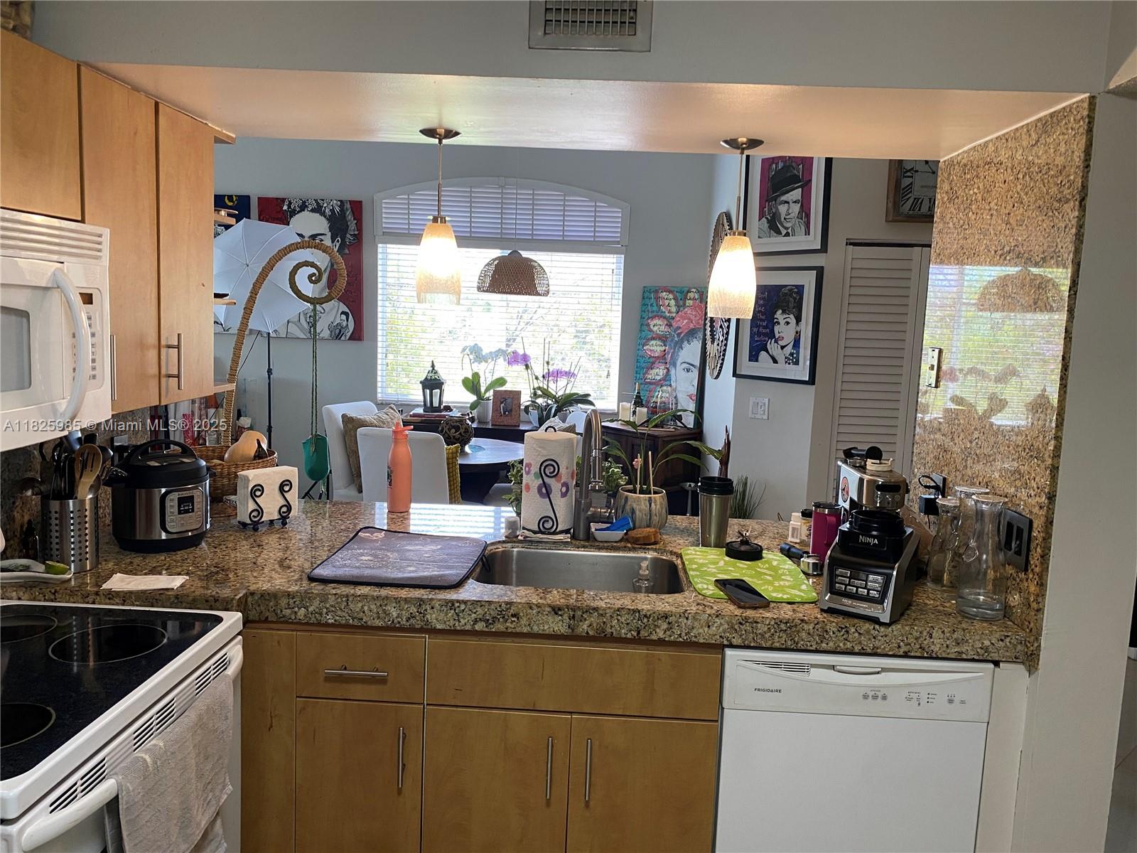 10015 NW 46 ST 306-5