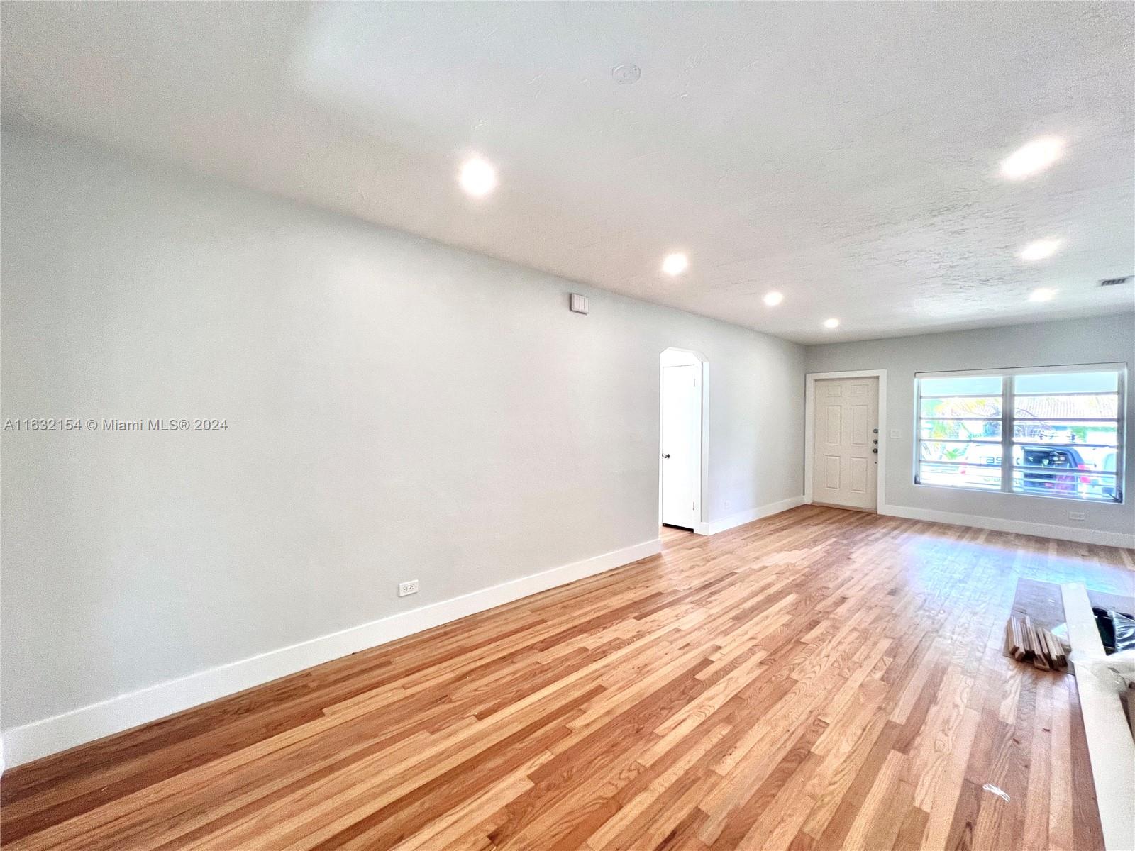 SILVER BLUFF EST-SEC B - Residential Lease