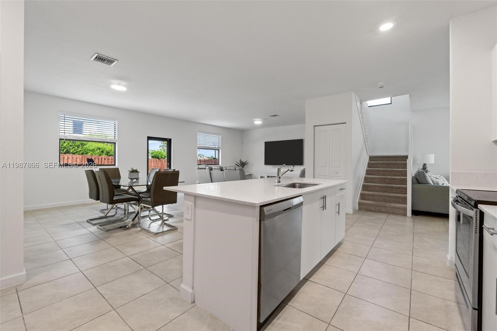 ESTATES AT SILVER PALM - Residential Lease