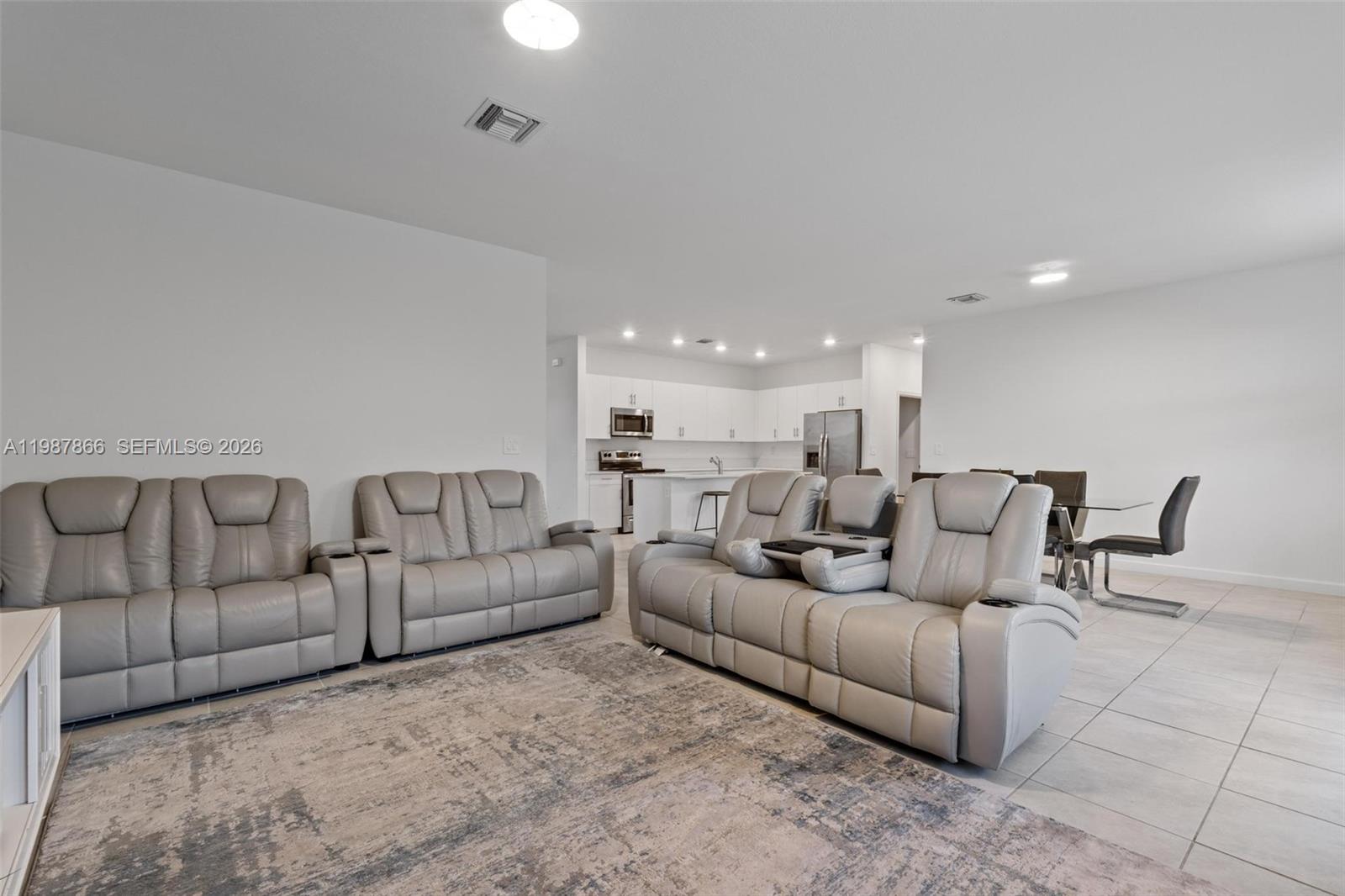 ESTATES AT SILVER PALM - Residential Lease