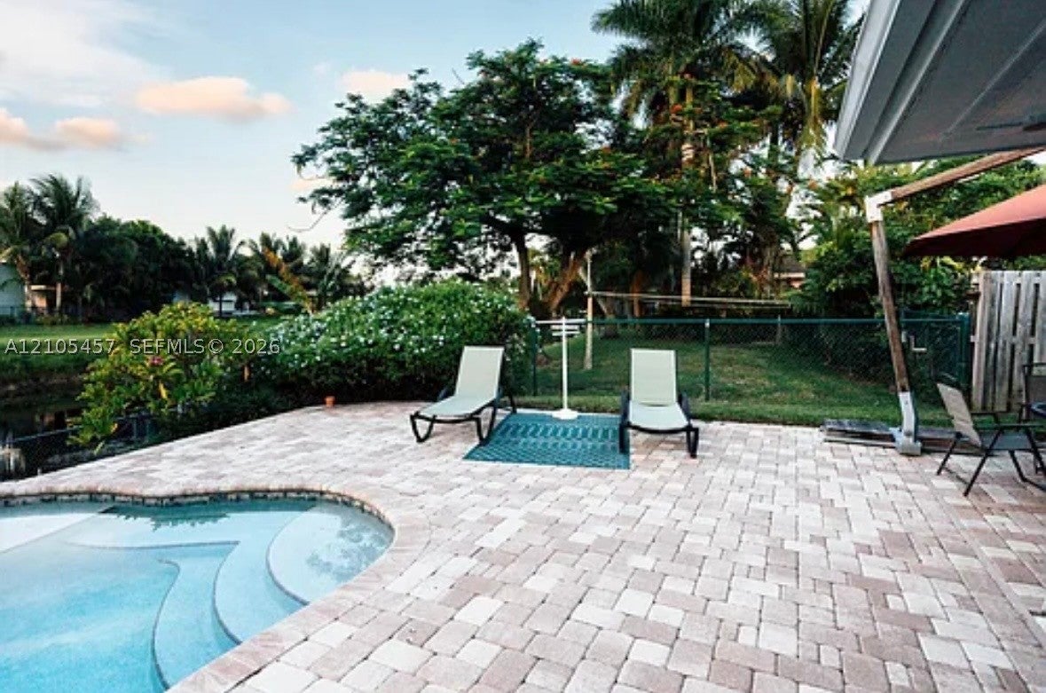 1083 SW 25th Ave