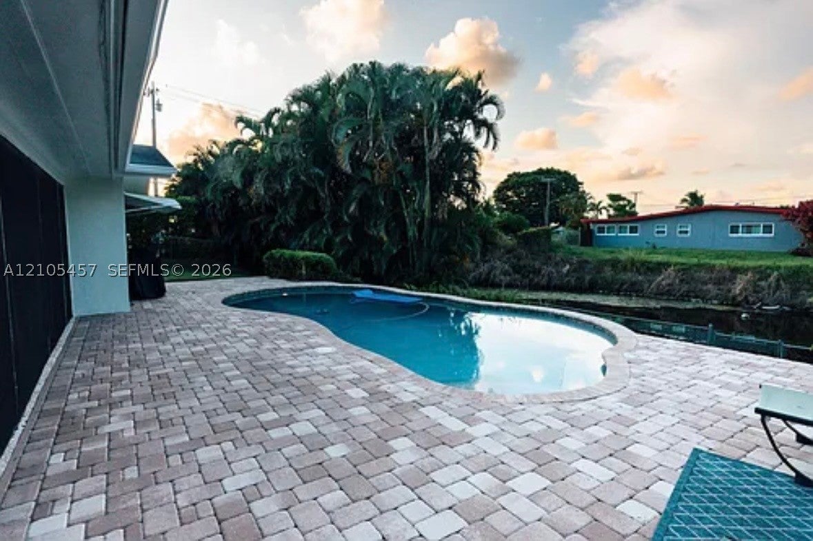 1083 SW 25th Ave