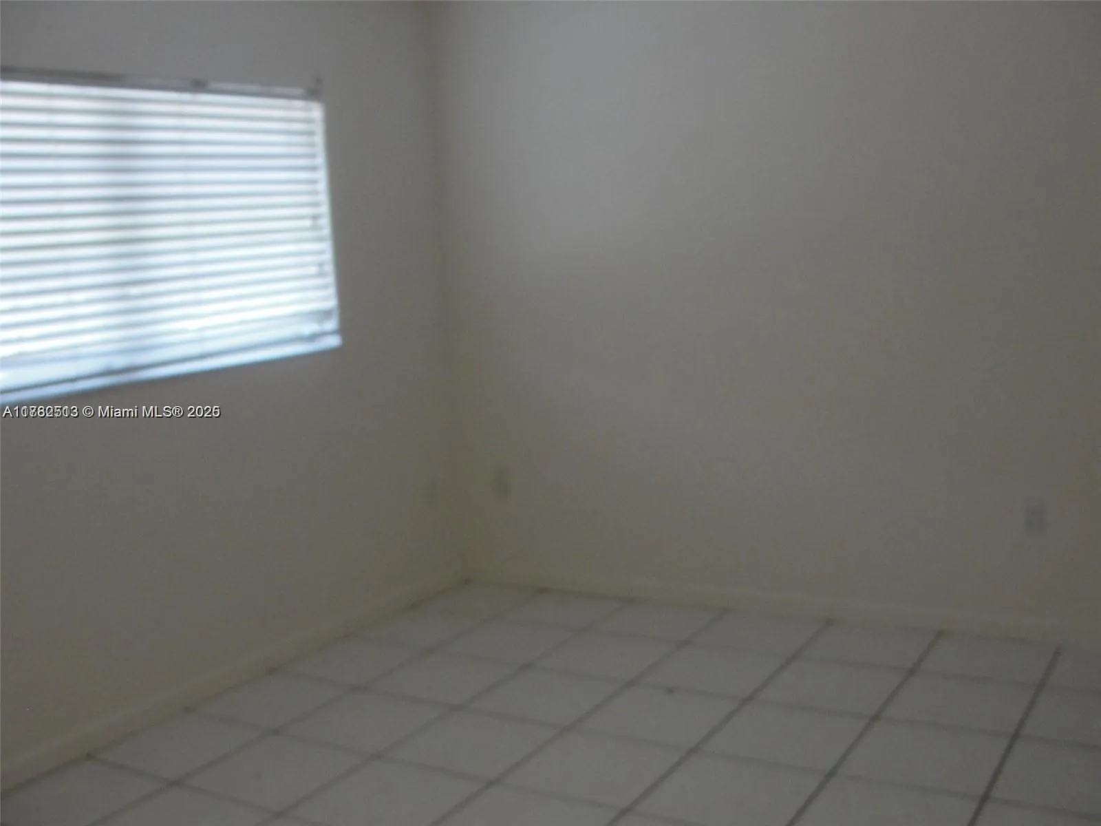 Coral Gables, Florida 33146, United States, 1 Bedroom Bedrooms, ,1 BathroomBathrooms,Residential,Pending,107359