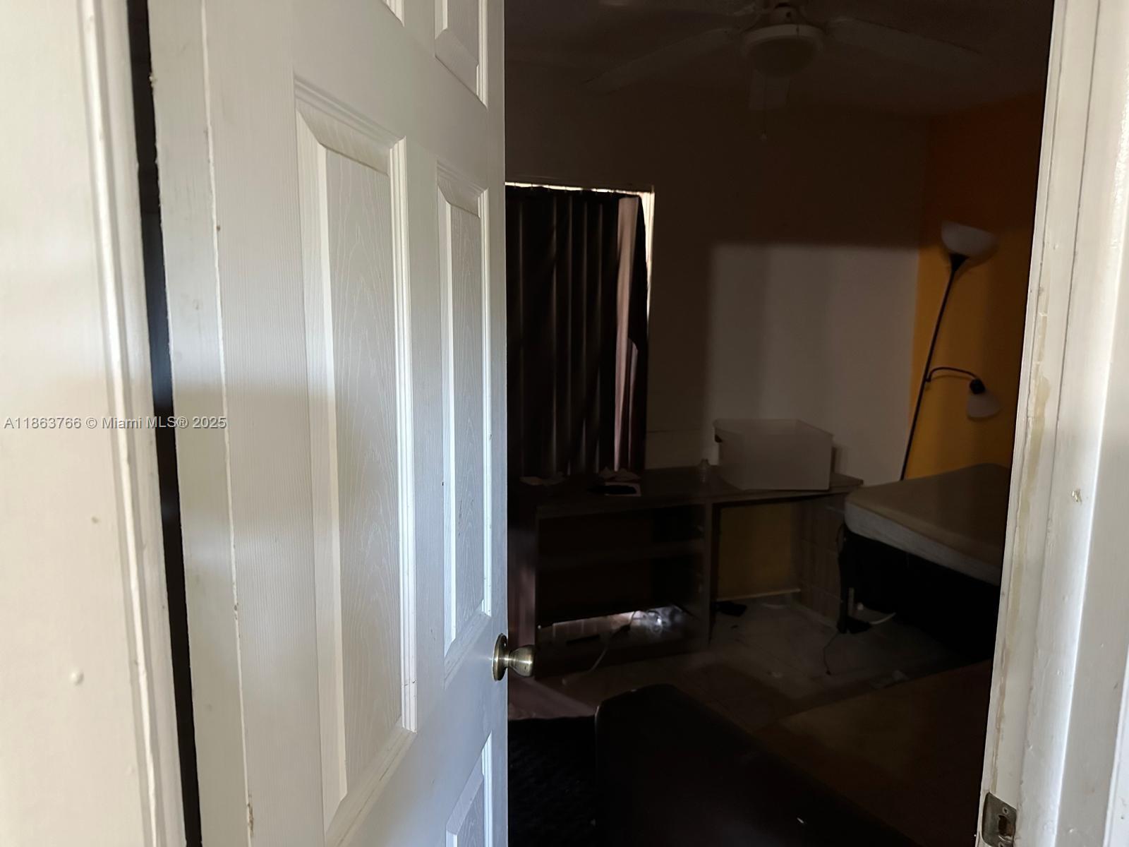 SNAPPER CREEK TOWNHOUSES - Residential