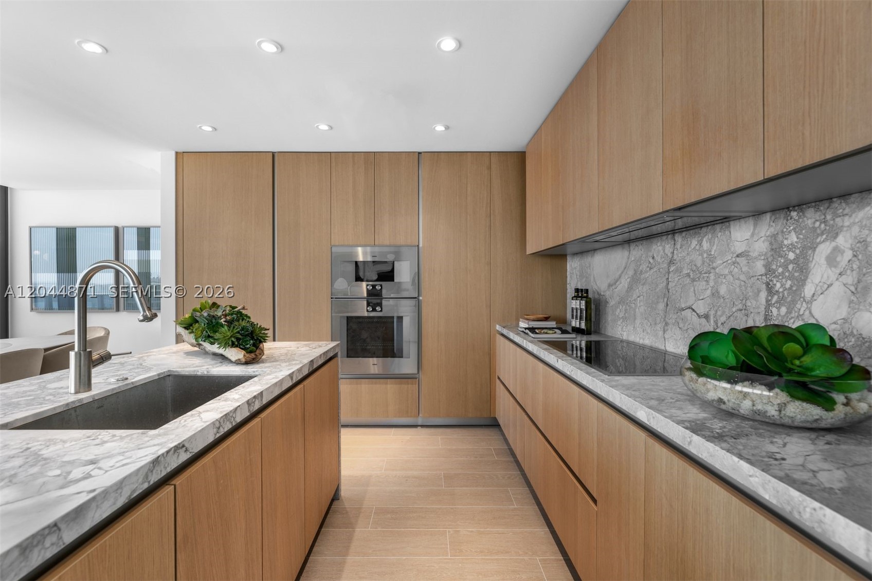501 West Ave 4102