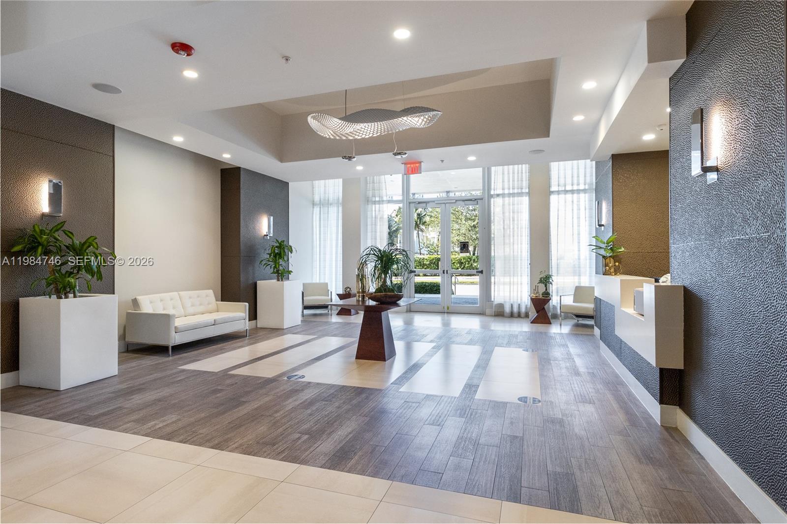 GRAND BAY COMMONS SOUTH - Residential Lease